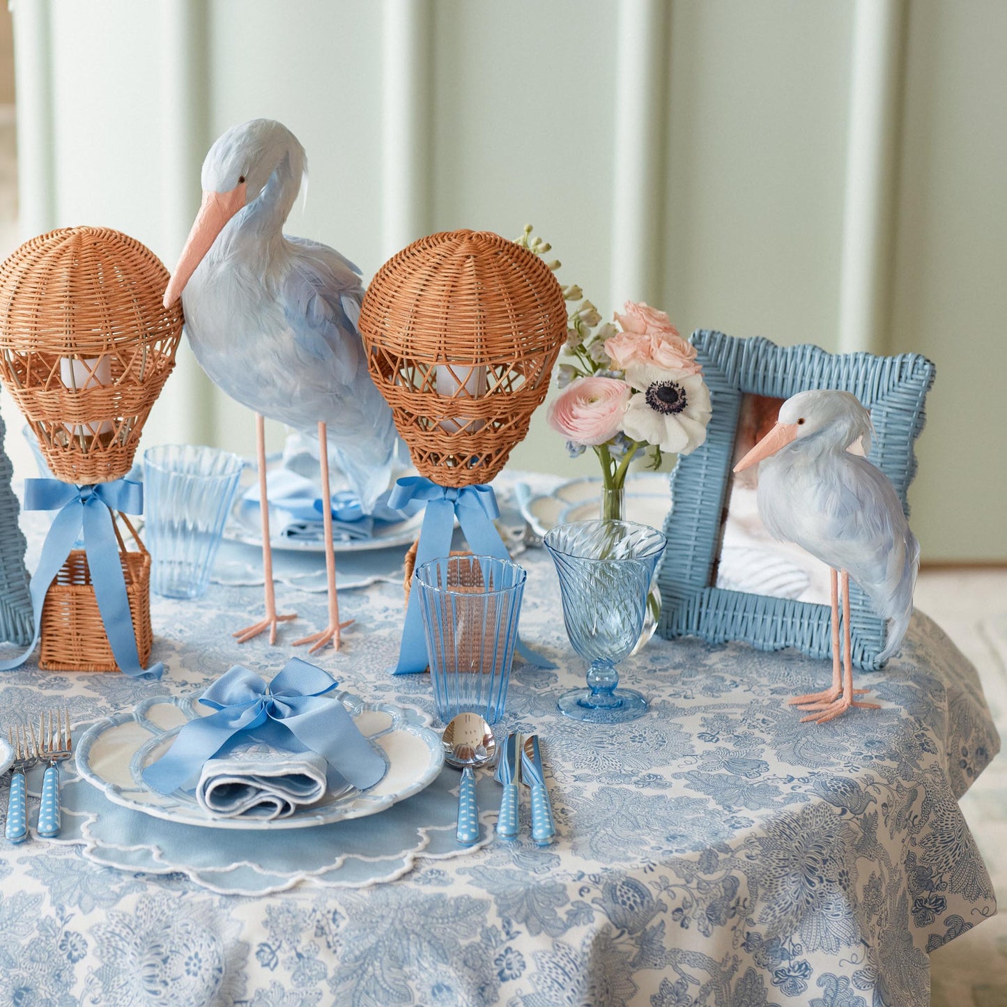 Famille de cigognes Saskia bleues