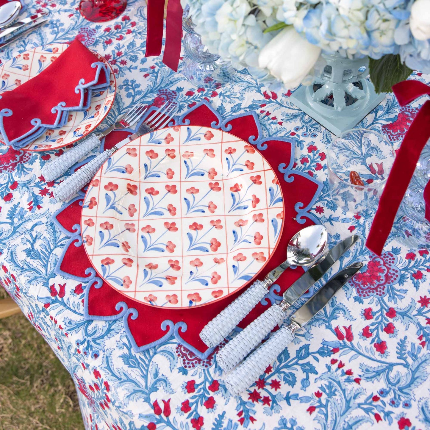 Assiettes à dîner à motif floral bleu et rouge (lot de 4)