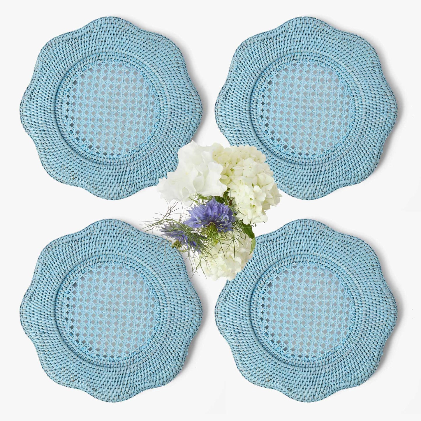 Assiettes de présentation en rotin festonné bleu (lot de 4)