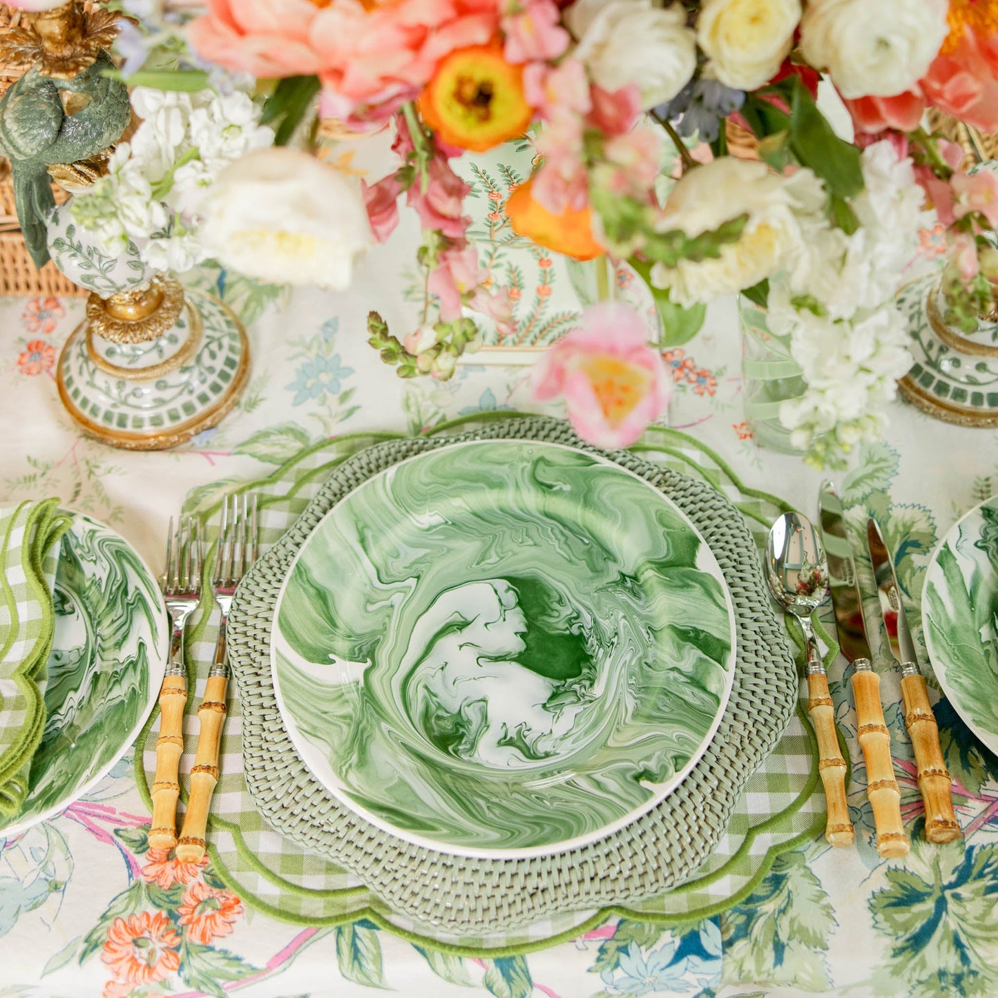Assiette plate marbrée verte Julia