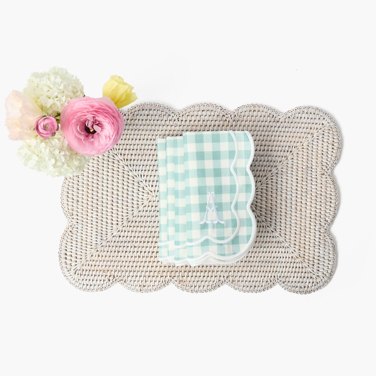 Sets de table rectangulaires festonnés en rotin blanc (lot de 4)