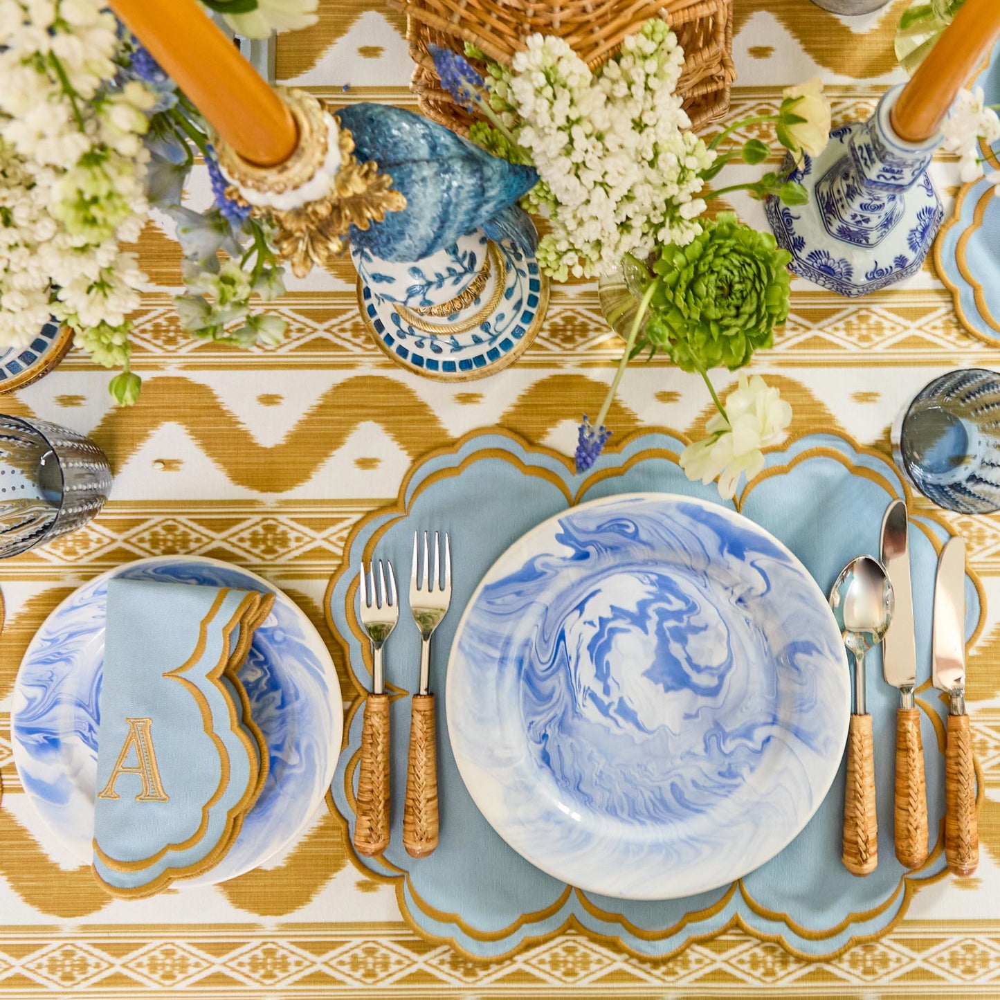 Assiette plate marbrée bleue Julia