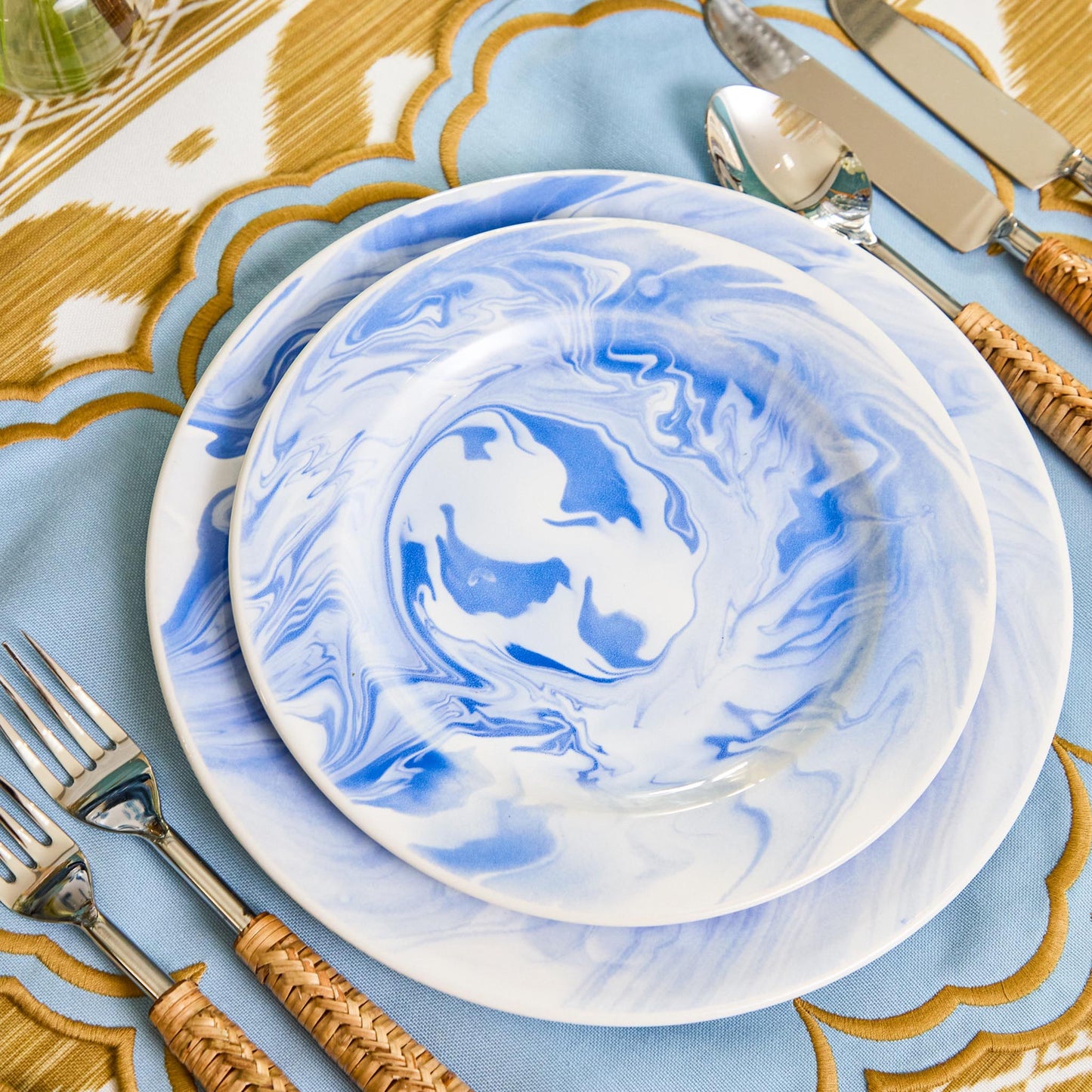 Assiette d'entrée marbrée bleue Julia