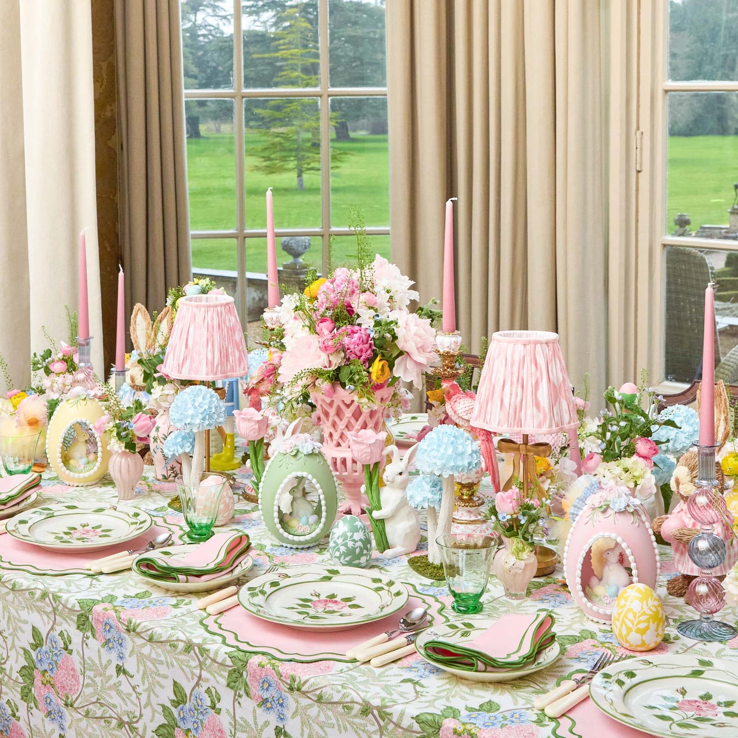 Lapin rose pastel dans un œuf