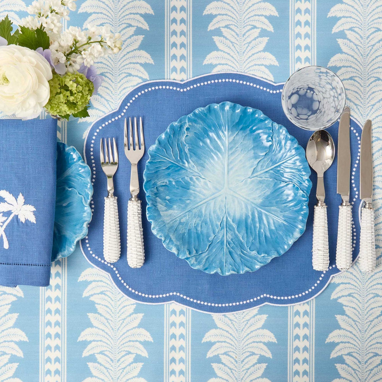 Nappe à rayures bleues à motif fougère