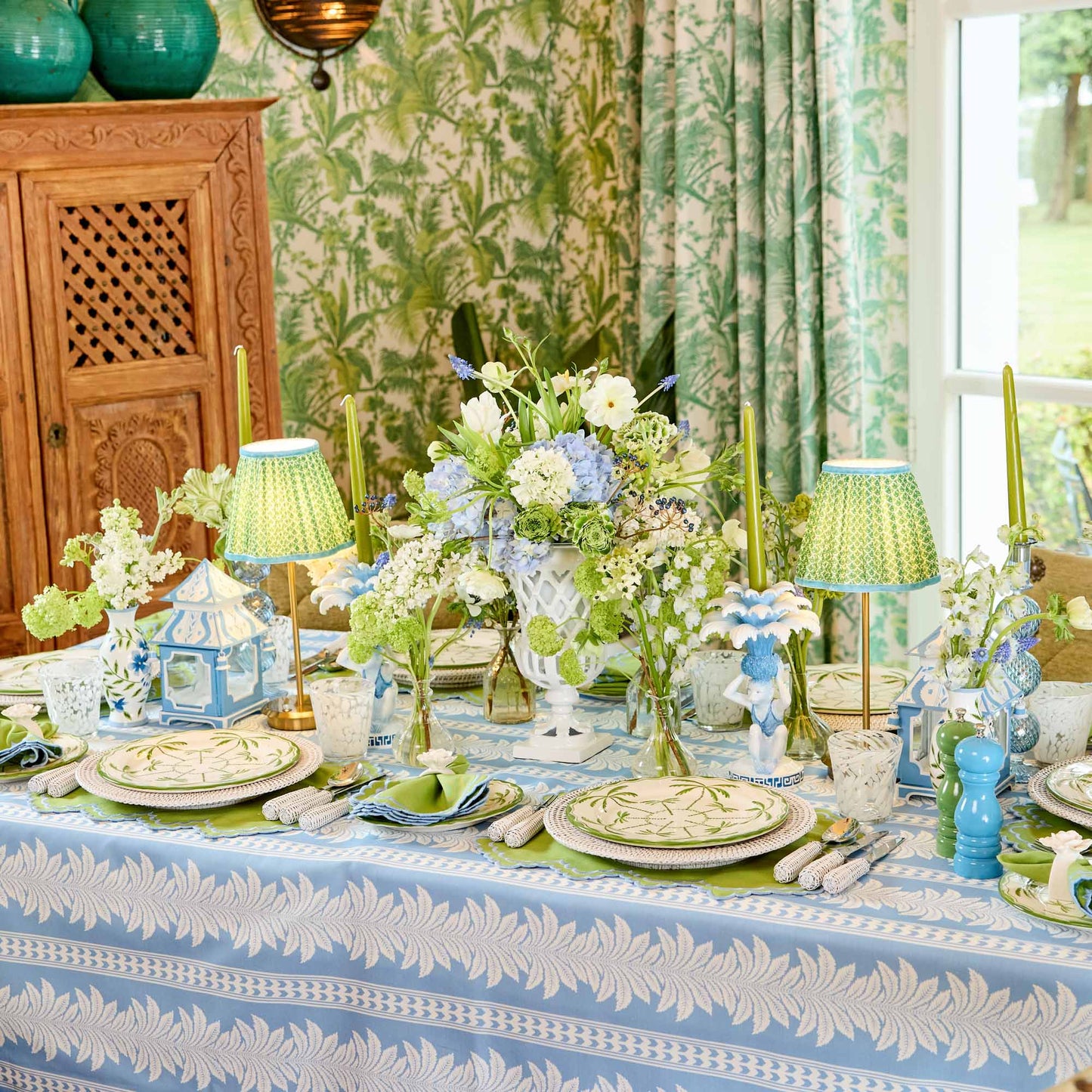 Nappe à rayures bleues à motif fougère