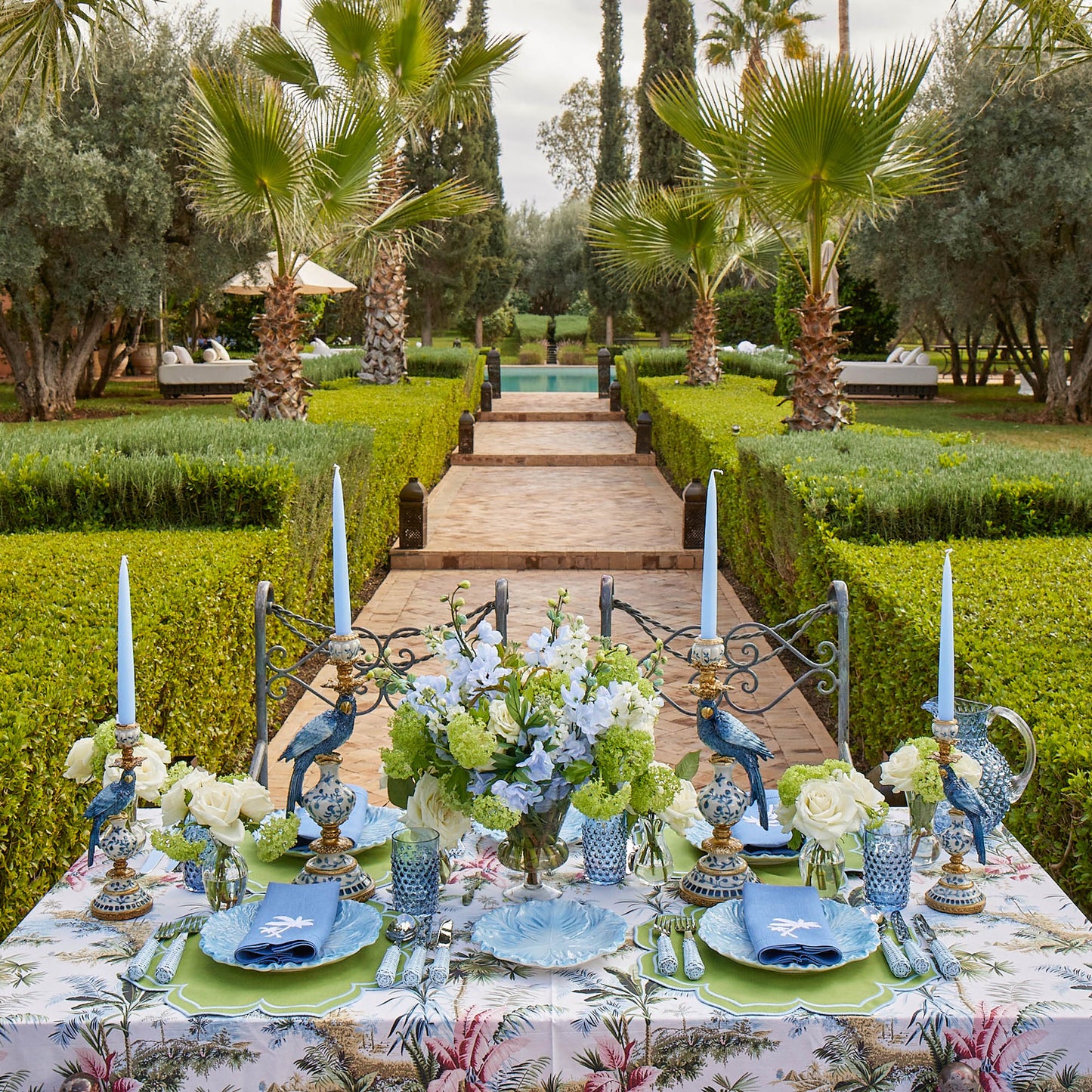 Ensemble de bougeoirs perroquet bleu