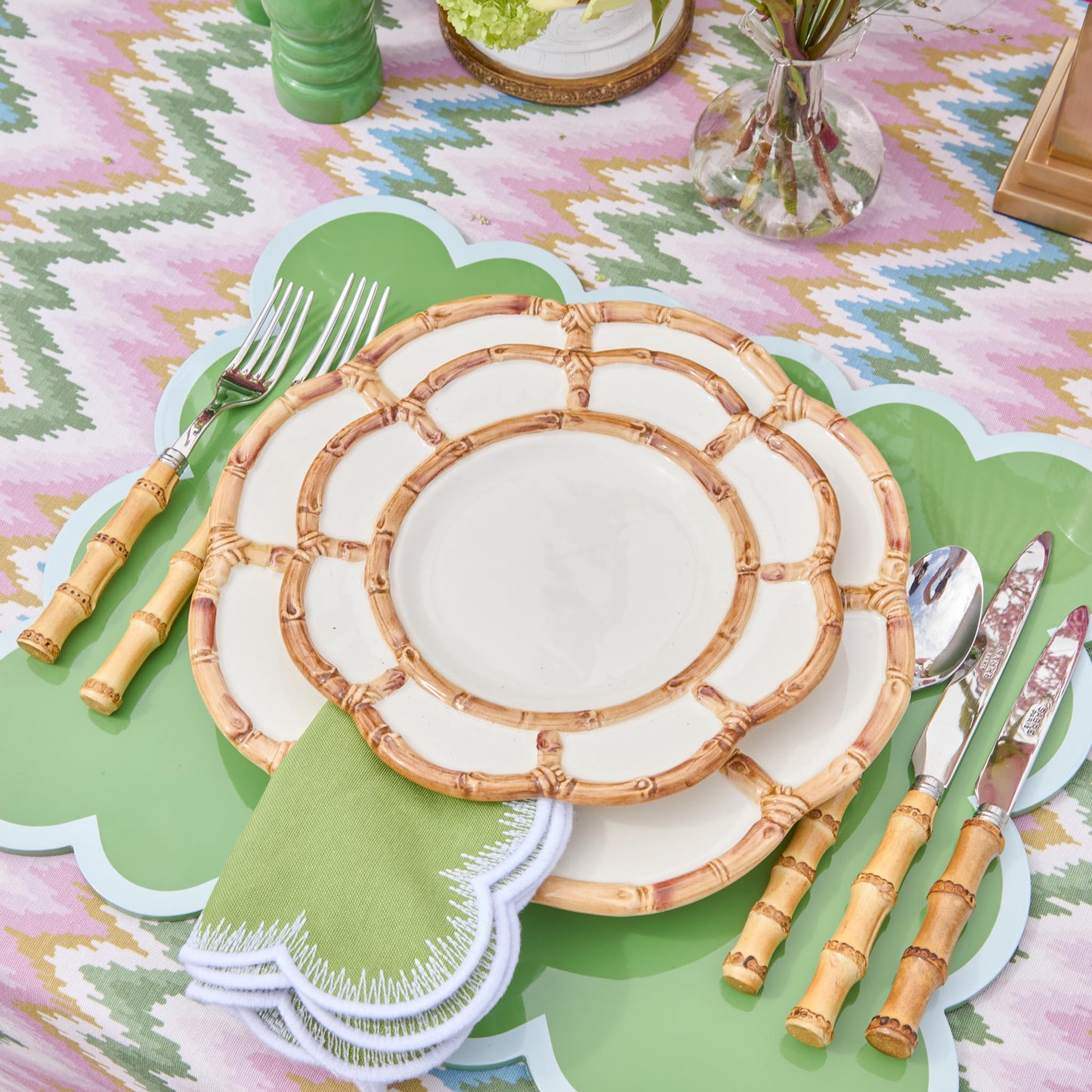 Sets de table laqués festonnés verts (lot de 4)