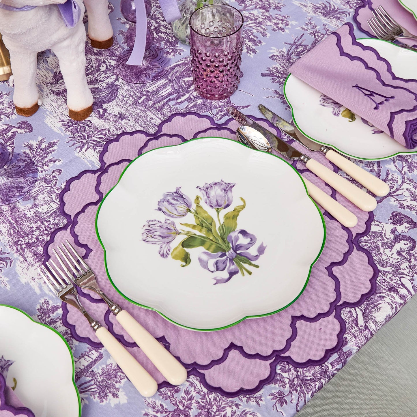 Assiette plate tulipe violette