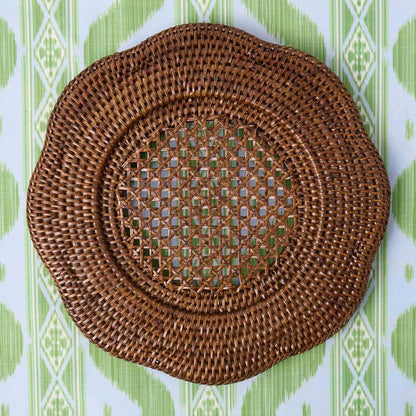 Assiettes de présentation en rotin festonné marron (lot de 4)