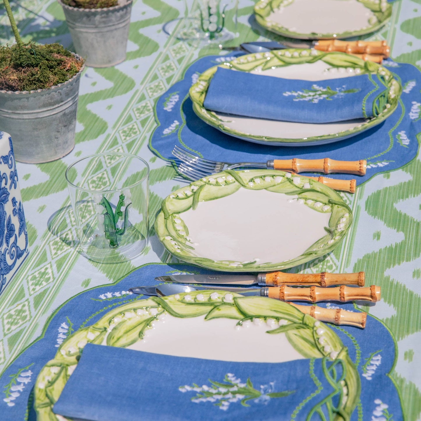 Sets de table et serviettes en lin bleu Lily of the Valley (lot de 4)