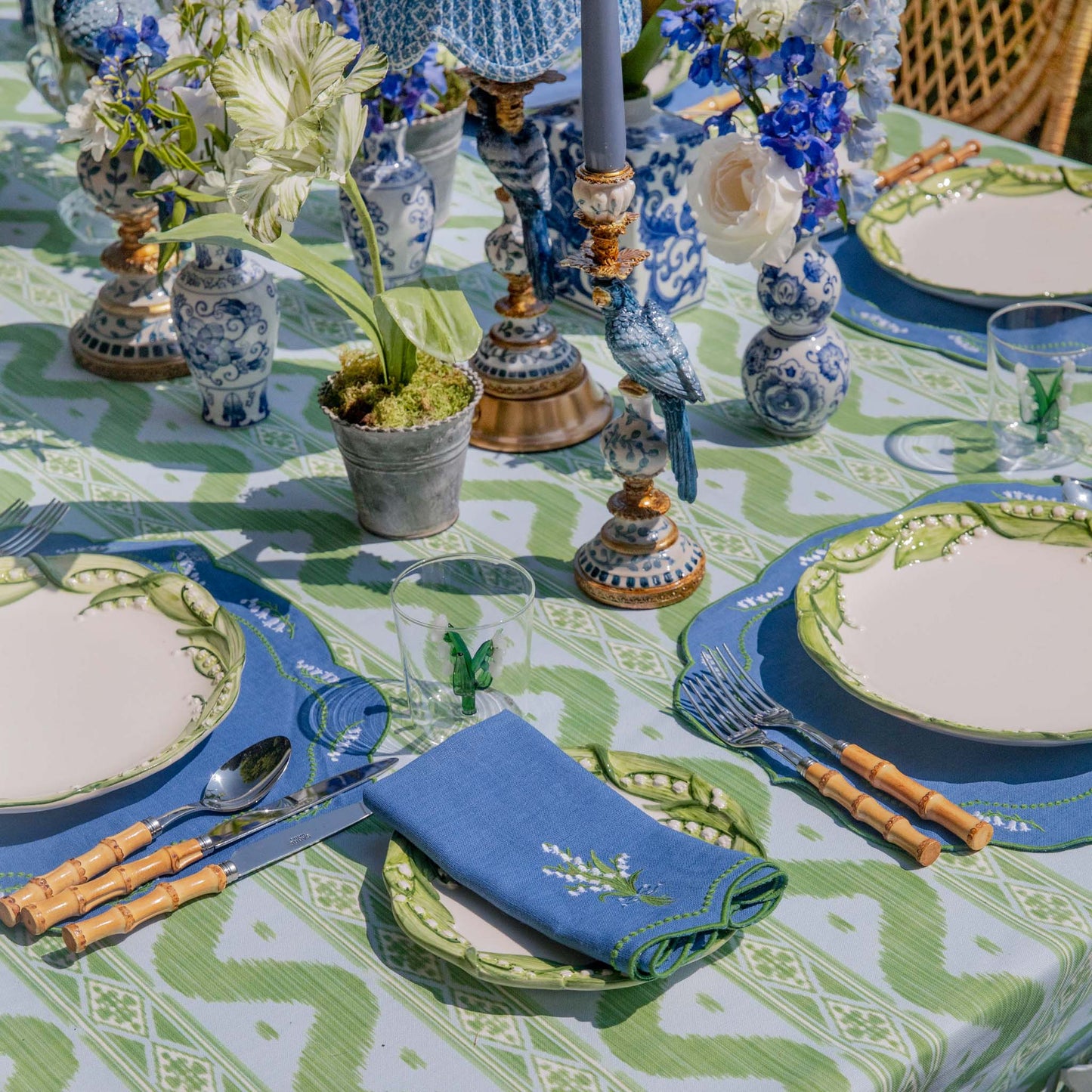 Sets de table et serviettes en lin bleu Lily of the Valley (lot de 4)